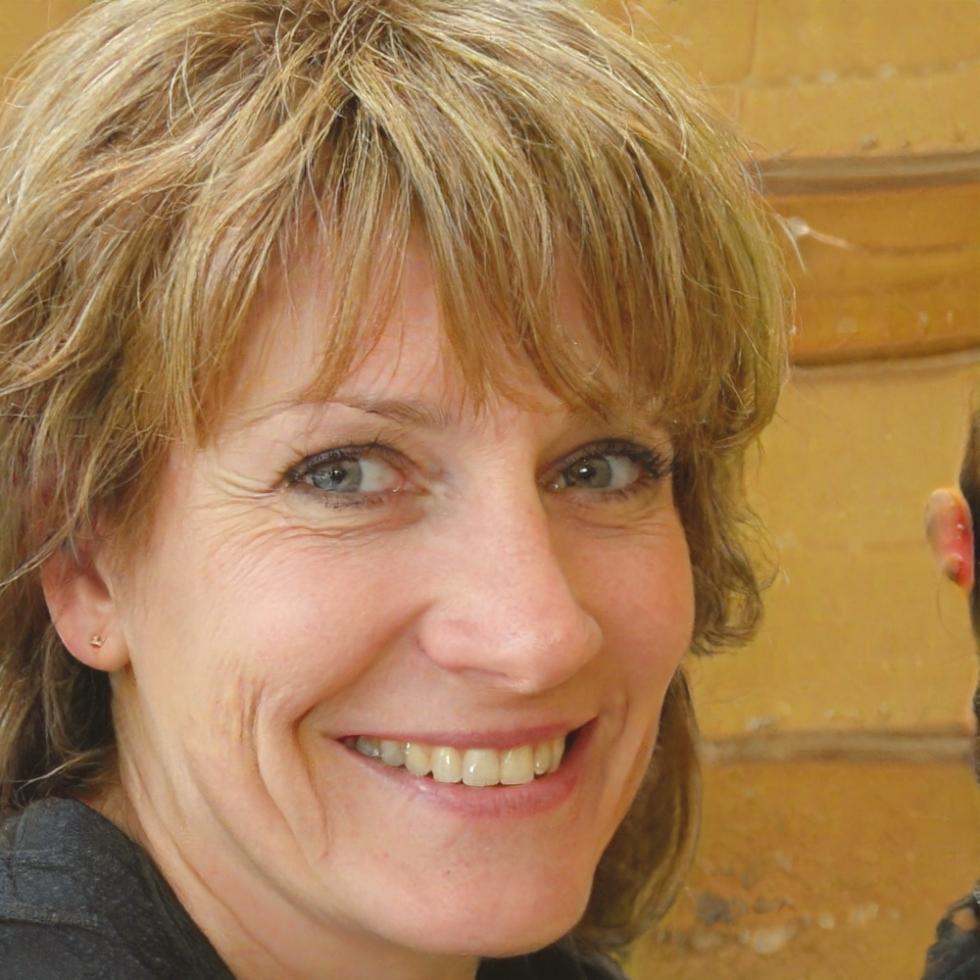 Céleste Rousseau, analyste financière